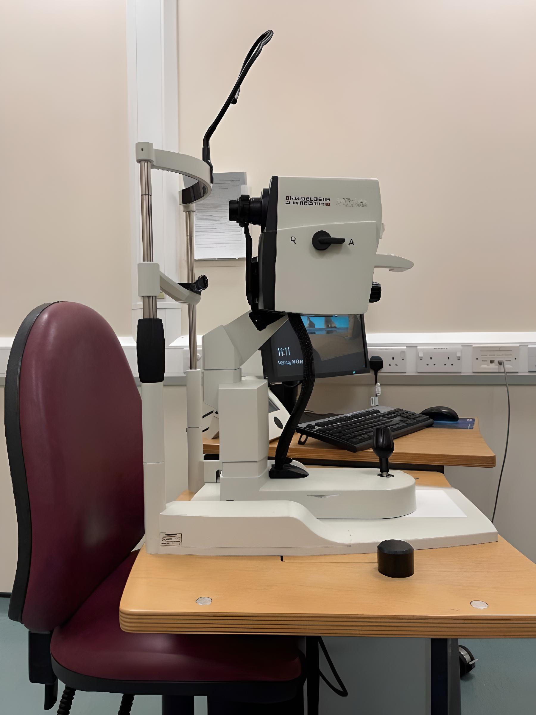 Ophthalmological equipment 