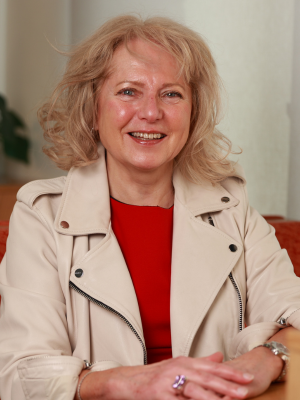 Ursula Smartt headshot